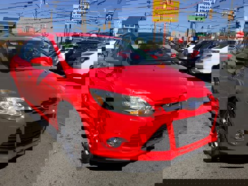 Used 2013 Ford Focus SE image 1