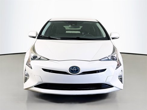 Used 2017 Toyota Prius Four Touring image 2