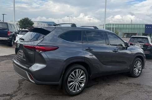 Used 2021 Toyota Highlander Platinum image 7