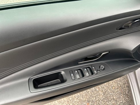 Certified 2025 Hyundai Elantra Sport image 12