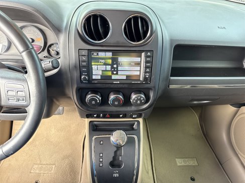 Used 2017 Jeep Patriot High Altitude image 22