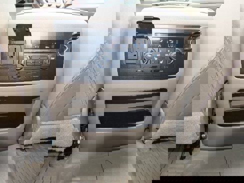 Used 2018 Chevrolet Tahoe LT w/ LT Signature Package image 21