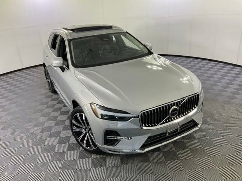 Certified 2023 Volvo XC60 T8 Ultimate w/ Climate Package image 41