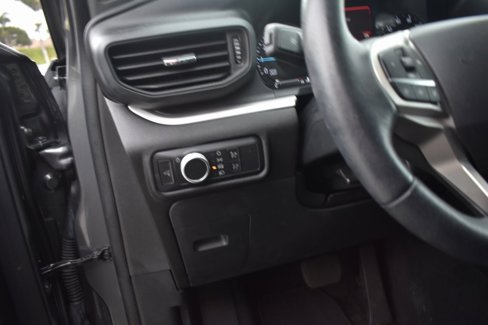 Used 2022 Ford Explorer XLT image 17