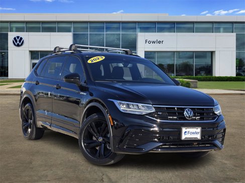 Used 2023 Volkswagen Tiguan SE R-Line image 1