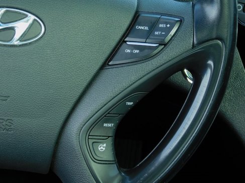 Used 2014 Hyundai Sonata Limited w/ Technology Package 05 image 16