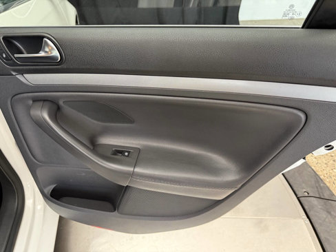 Used 2009 Volkswagen Jetta SE image 19