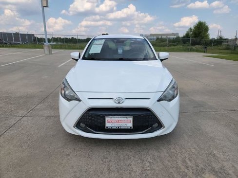Used 2020 Toyota Yaris LE image 9