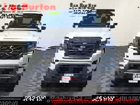 Used 2022 Nissan Frontier S w/ Technology Package image 2