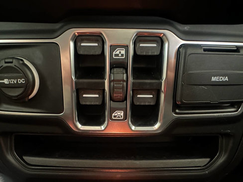 Used 2020 Jeep Wrangler Unlimited Sport S image 39