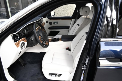 Used 2024 Rolls-Royce Ghost w/ Ghost Package image 8