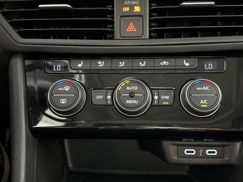 Used 2020 Volkswagen Jetta SE image 20