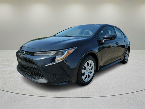 Used 2021 Toyota Corolla LE image 3