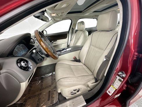 Used 2012 Jaguar XJ L image 20