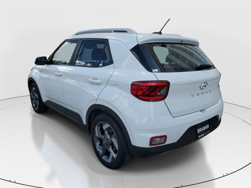 Certified 2023 Hyundai Venue SEL image 4