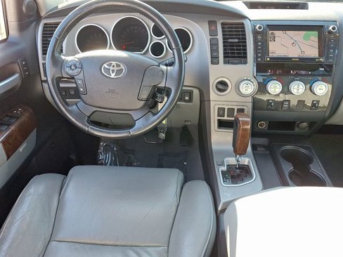 Used 2010 Toyota Tundra Limited image 12