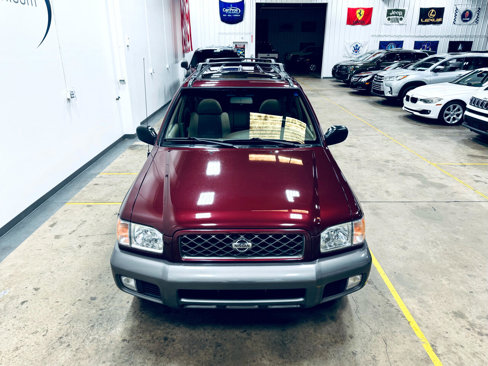 Used 2001 Nissan Pathfinder SE image 2