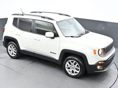 Used 2016 Jeep Renegade Latitude w/ Cold Weather Group image 36