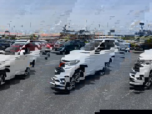 Used 2021 Chevrolet Traverse Premier image 1
