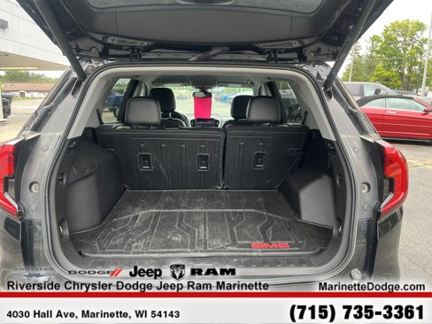 Used 2022 GMC Terrain SLT w/ LPO, Floor Liner Package image 8