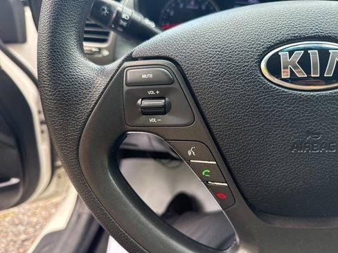 Used 2016 Kia Forte LX image 17