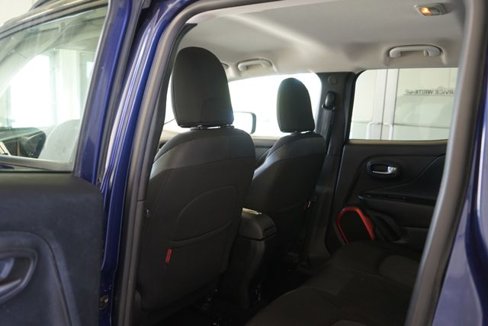Used 2016 Jeep Renegade Trailhawk image 28