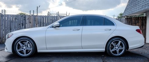 Used 2017 Mercedes-Benz E 300 4MATIC image 2