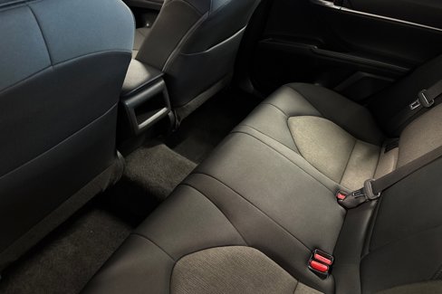 Used 2022 Toyota Camry LE image 12