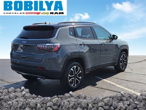 Used 2023 Jeep Compass Limited image 3