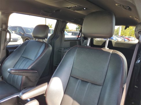 Used 2013 Dodge Grand Caravan R/T w/ Driver Convenience Group image 11