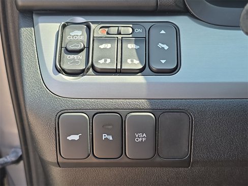 Used 2010 Honda Odyssey Touring image 18