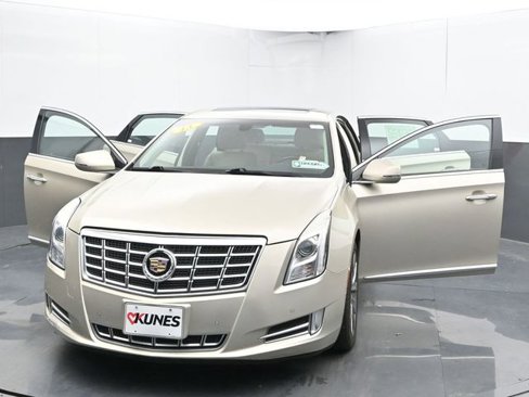 Used 2013 Cadillac XTS Luxury image 32