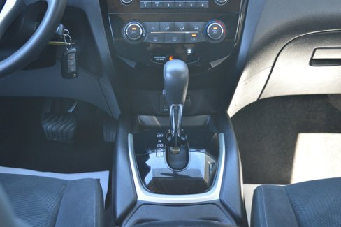 Used 2016 Nissan Rogue S image 34