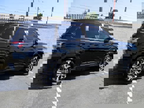 Used 2025 Subaru Forester Touring image 7