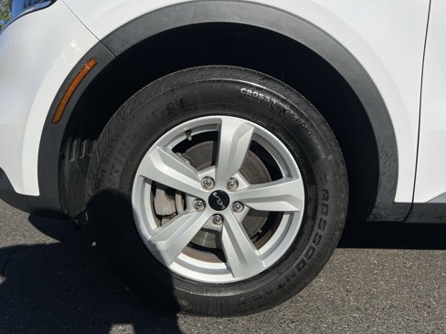 Used 2022 Kia Sorento LX image 8
