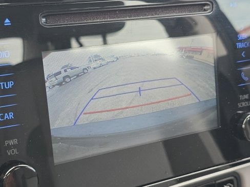 Used 2017 Toyota Corolla L image 2