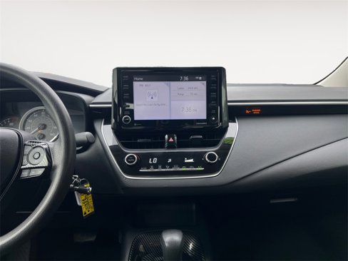 Used 2022 Toyota Corolla LE image 11