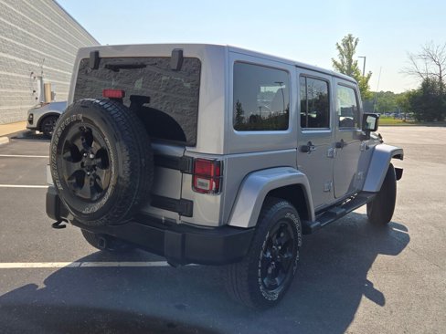 Used 2015 Jeep Wrangler Unlimited Sahara image 10