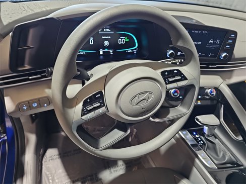 New 2025 Hyundai Elantra Blue image 15