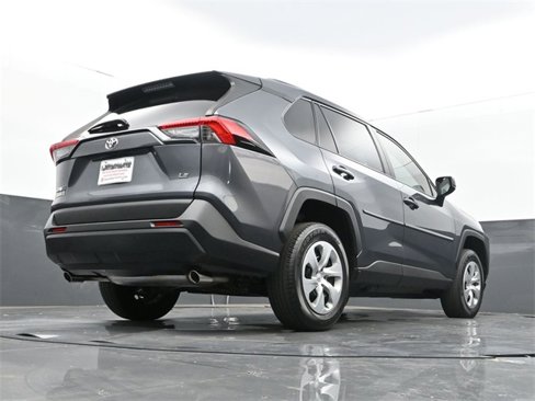 Used 2021 Toyota RAV4 LE image 26