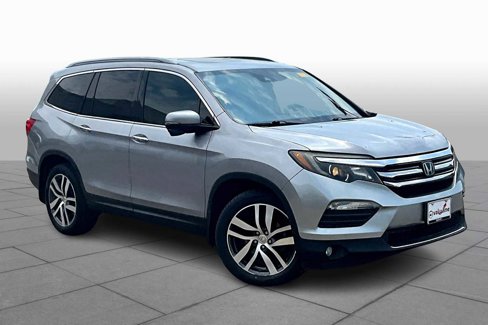Used 2018 Honda Pilot Touring image 2