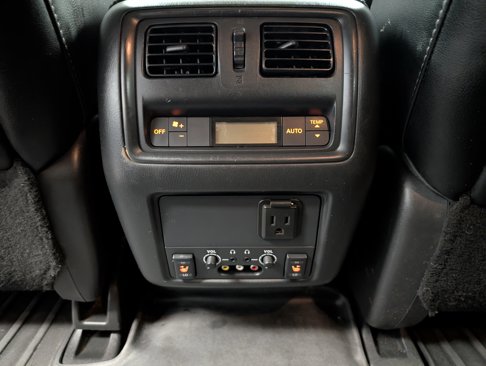 Used 2015 Nissan Pathfinder Platinum w/ Family Entertainment Package image 15