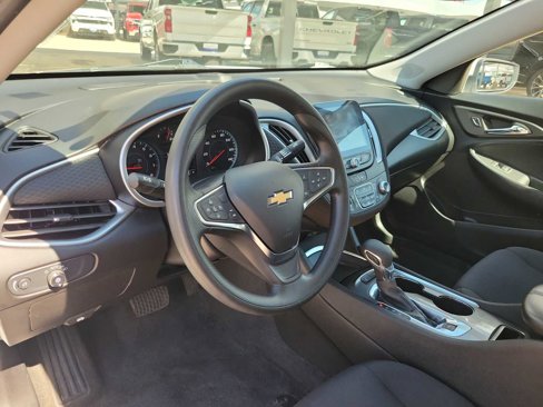 Used 2024 Chevrolet Malibu LT image 2