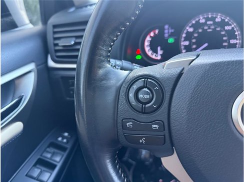 Used 2016 Lexus CT 200h image 25
