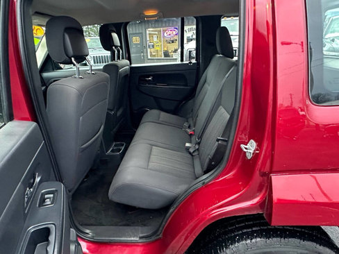 Used 2012 Jeep Liberty Sport image 15