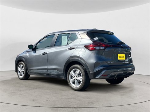 Used 2022 Nissan Kicks S image 4