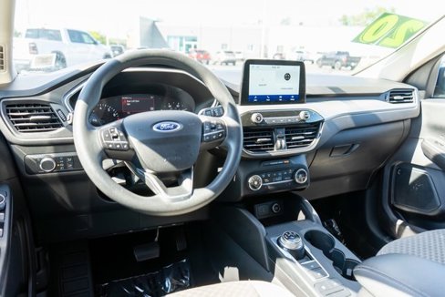 Used 2020 Ford Escape SE image 12