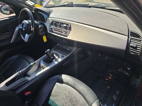 Used 2003 BMW Z4 2.5i image 24