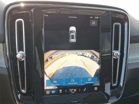 New 2025 Volvo XC40 B5 Core w/ Protection Package Premier image 15