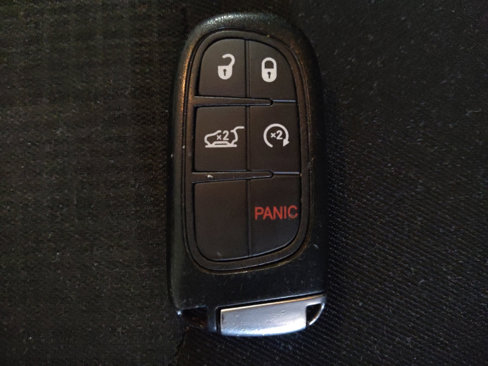 Used 2016 Jeep Cherokee Latitude w/ Comfort/Convenience Group image 32